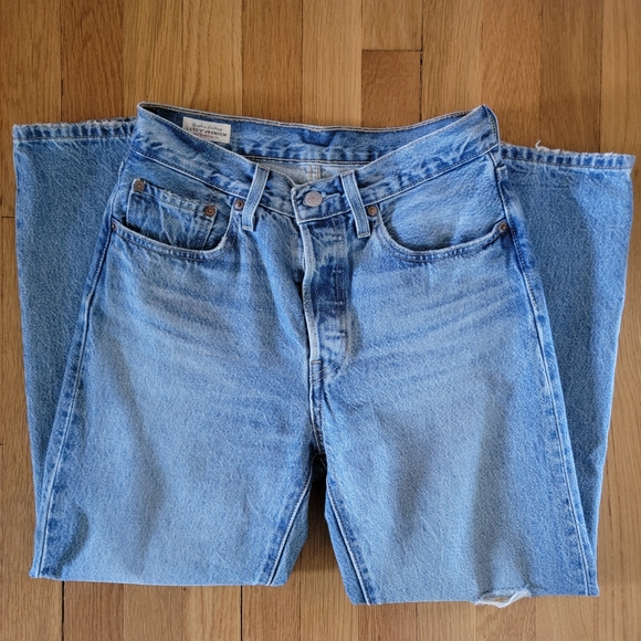 Levi's Premium 501 crop NWOT - Picture 3 of 8